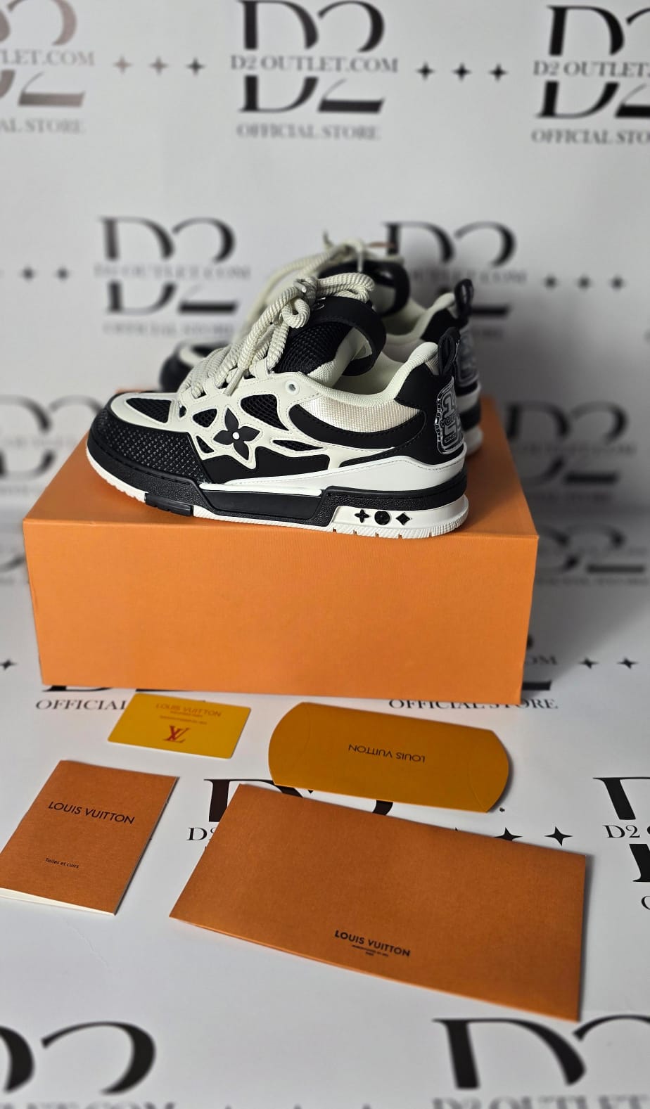 LV skate Black white