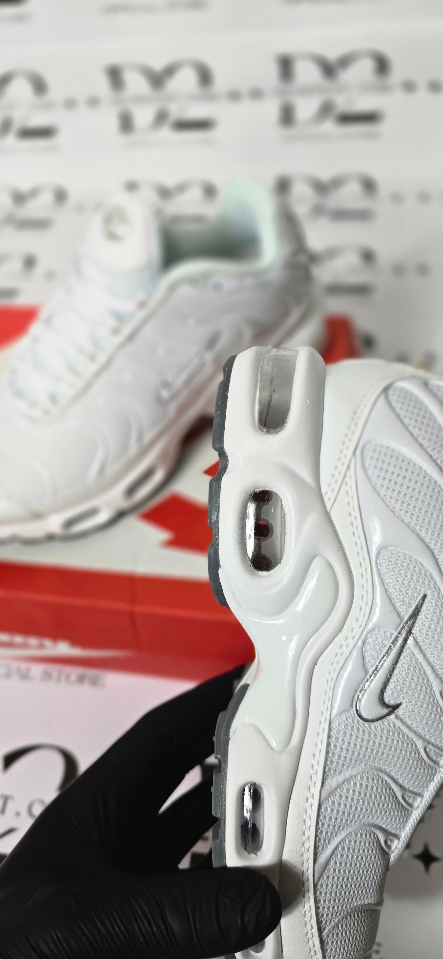 NIKE TN TOTAL WHITE