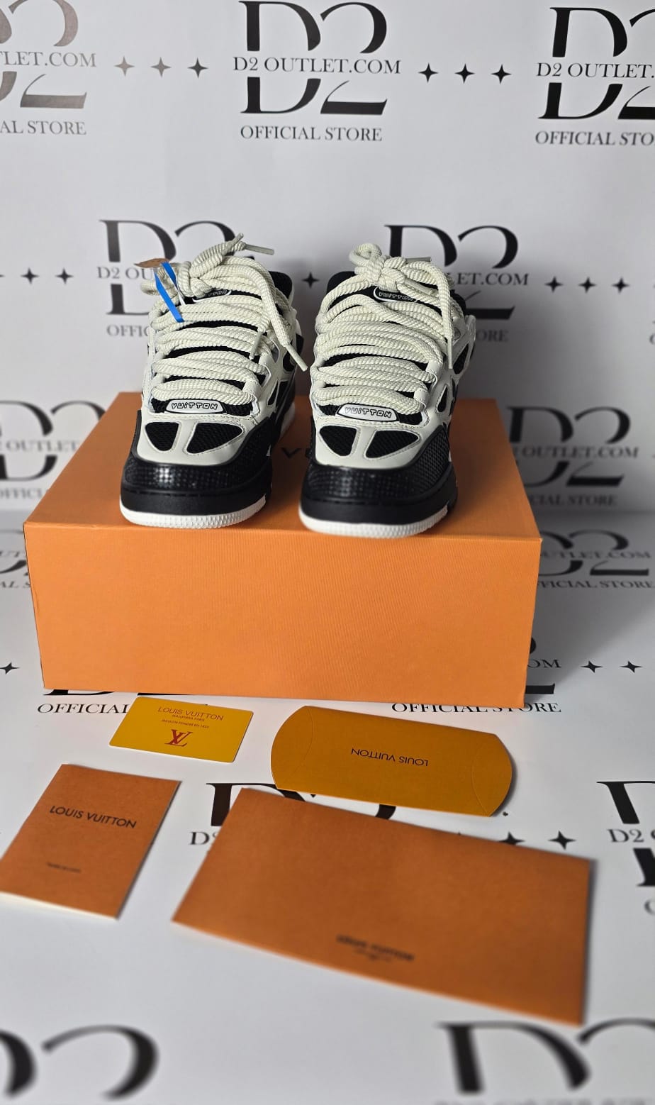 LV skate Black white