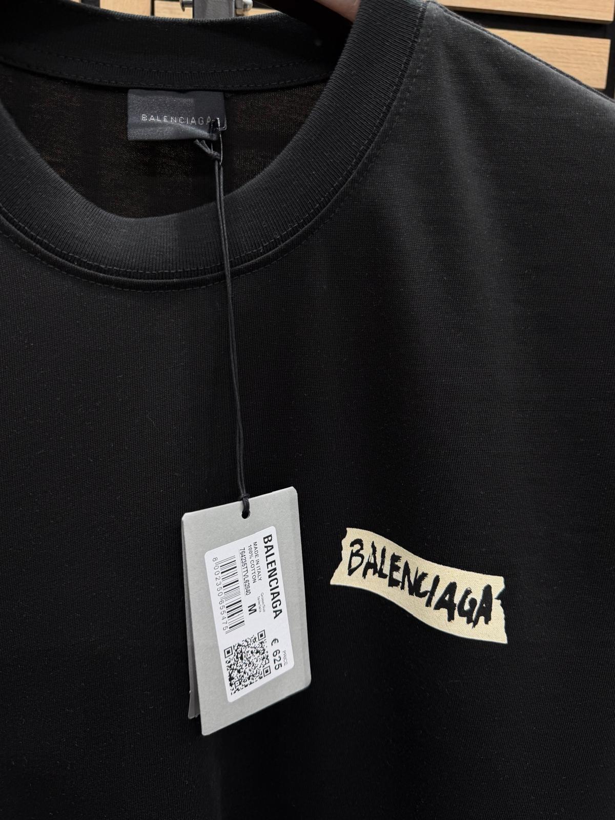 T-shirt Balenciaga