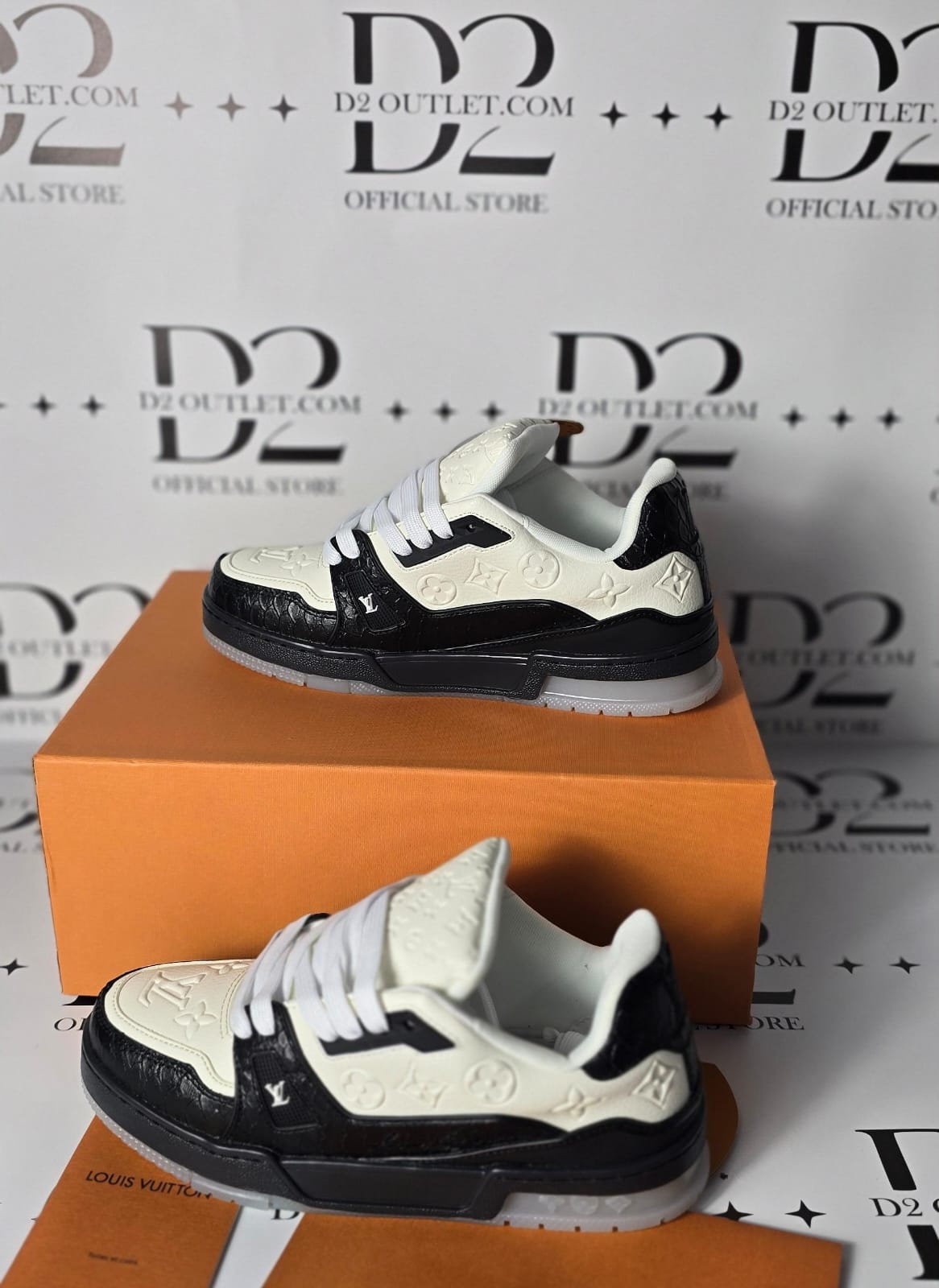 LV Trainer White Black