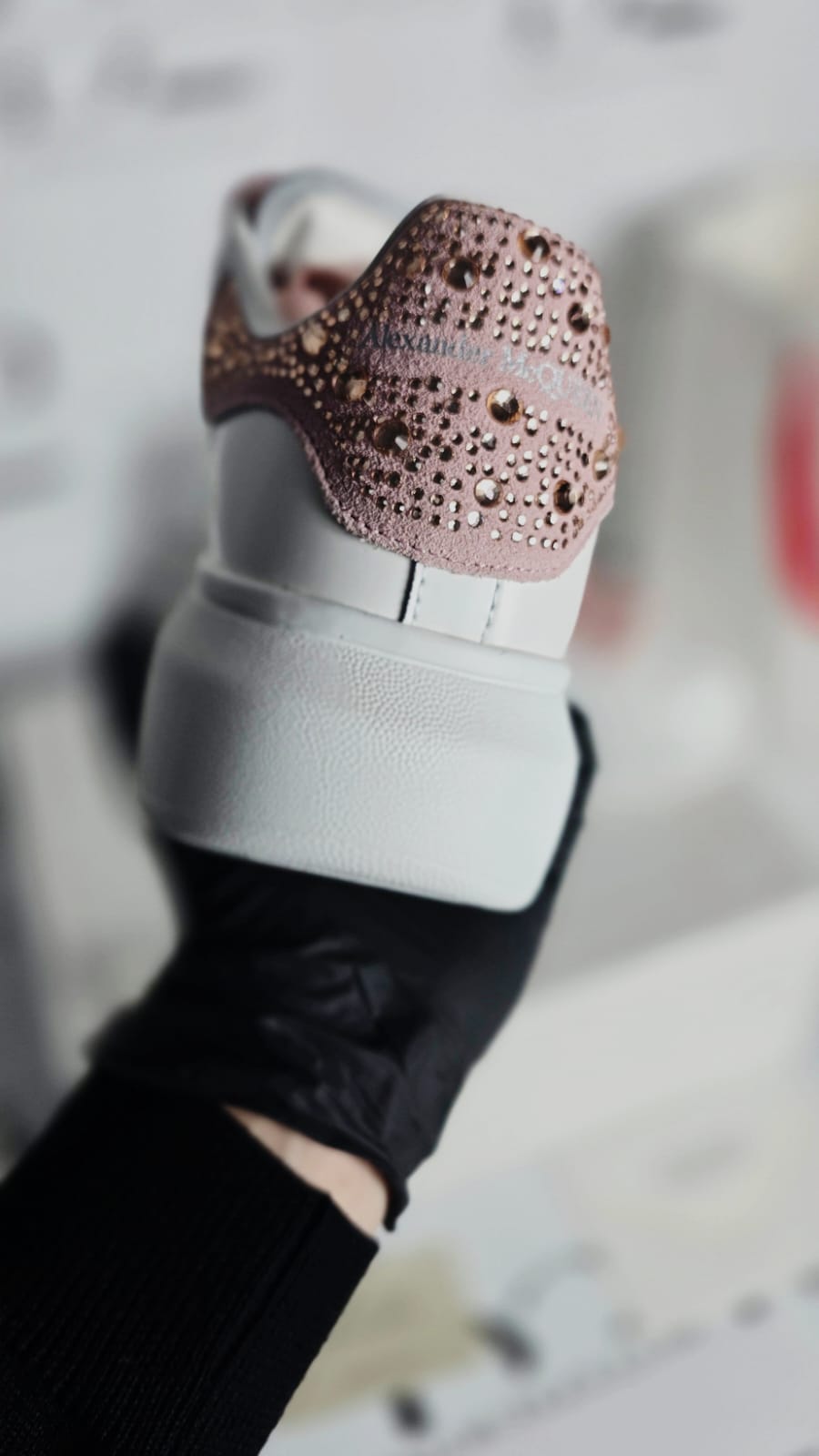 #9 Alexander McQueen Rosa Brillantini